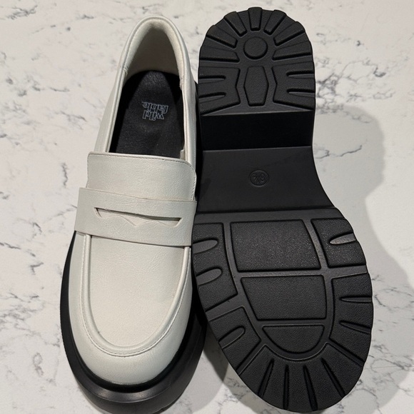 New Wild Fable White Slip-On Loafers - Picture 3 of 4
